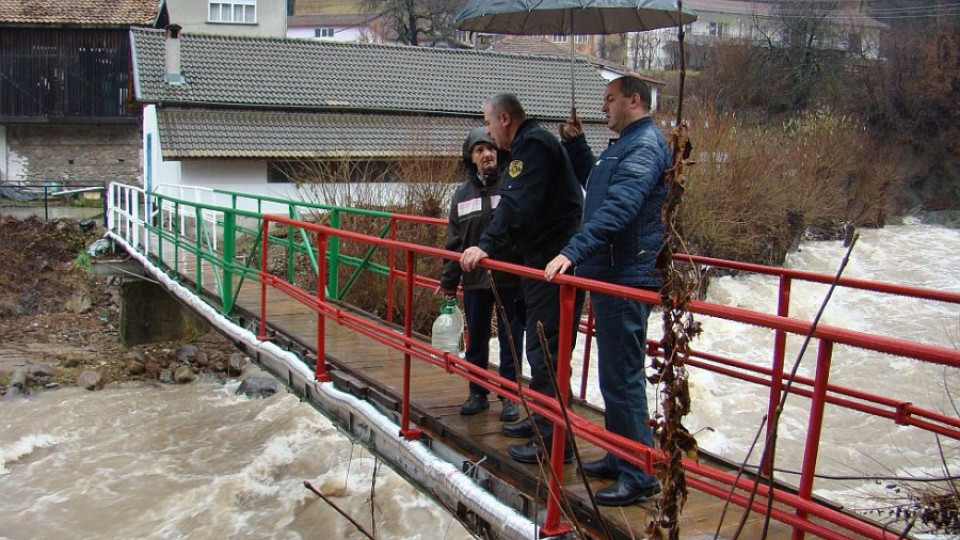 До три села в Смолянско няма достъп, остава бедственото положение | StandartNews.com