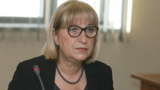 Цачева: Правителството не може да се меси в делата за царските имоти /ОБНОВЕНА/