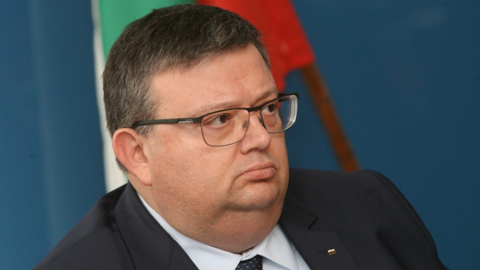 Цацаров: Няма масово подслушване на магистрати, политици и журналисти | StandartNews.com