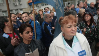 Трети ден работещи в "Пирогов" протестират срещу директора си