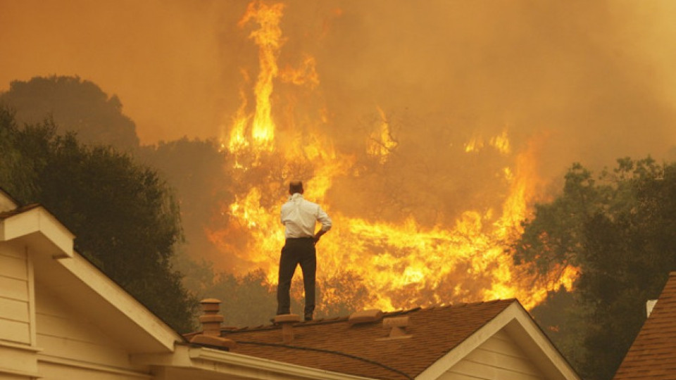 Пожарите в Калифорния застрашават скъпи имоти на звезди | StandartNews.com