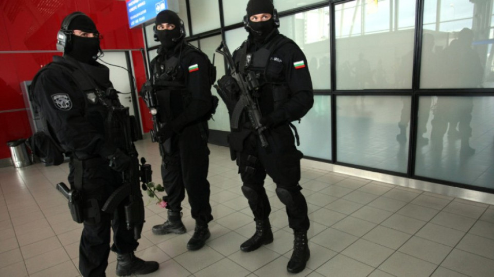 ПРОУЧВАНЕ: Повишава се доверието в армията и полицията | StandartNews.com