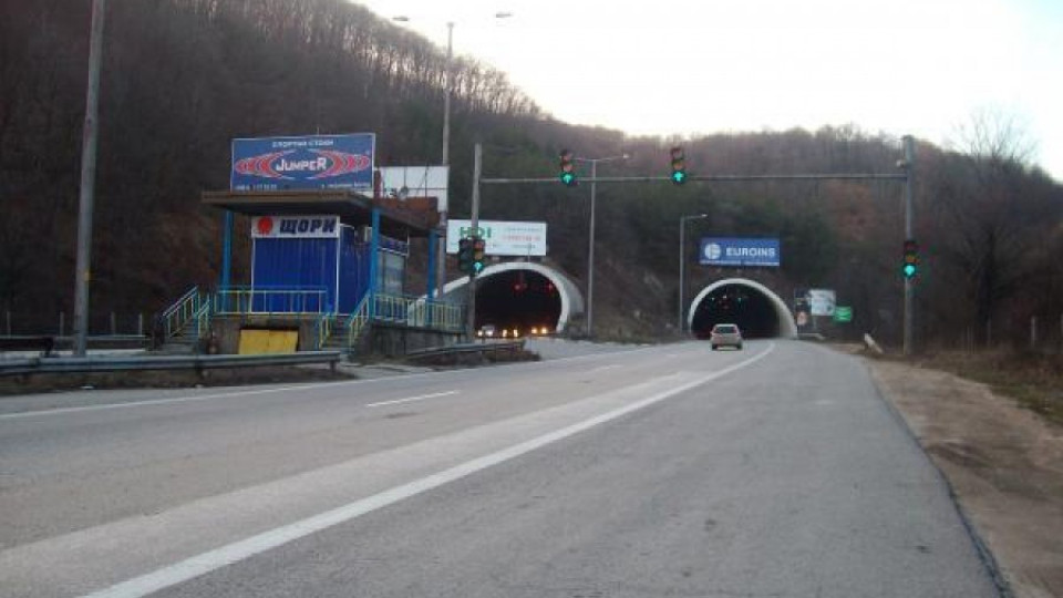 Подвижни бариери за 7,2 млн. лв. пренасочват трафика при инциденти на "Тракия" | StandartNews.com