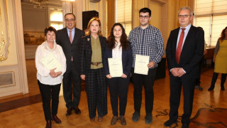 Антонина Стоянова откри в Двореца 3 картини от вуйчо си