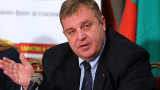 Каракачанов се оплака от саботаж на ремонта на МиГ-овете