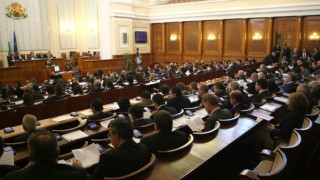 Пада мораториумът върху новите лекарства, парламентът променя експресно бюджета на НЗОК