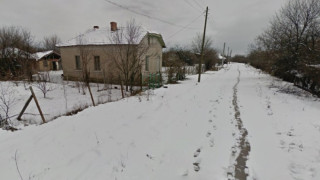 В Северозапада: Събарят село, за да продадат тухлите и керемидите