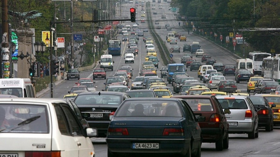 ОБЗОР: В София ще си караме колите през ден | StandartNews.com