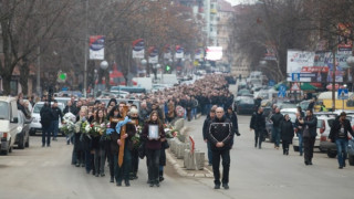 ОБЗОР: Косово съзря чужда роля в убийството на Иванович