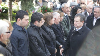 Погребаха Оливер Иванович в Белград