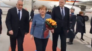 Борисов посрещна Меркел в София