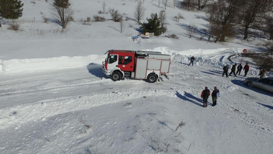 Спасителна акция: Младежи са в снежен капан под Бузлуджа | StandartNews.com