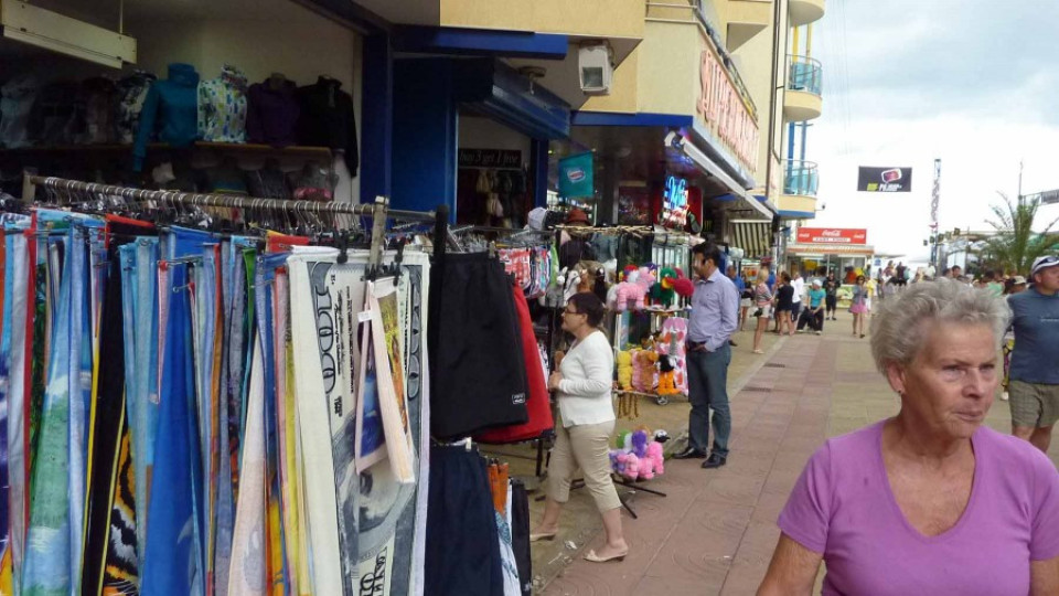 ОБЗОР: Край на сергиите с гащи и тениски в Слънчев бряг | StandartNews.com