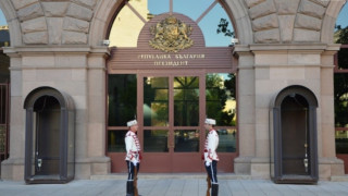 Президентът приема делегация от министри и учени
