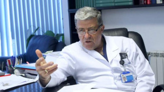 Проф. Генчо Начев спаси жена след уникална операция