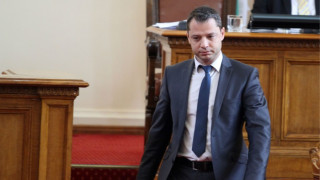 Делян Добрев: Защо Елена Йончева не подаде оставка, тя не отговаря на въпросите ми?