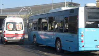 Автобус се вряза в спирка в Истанбул