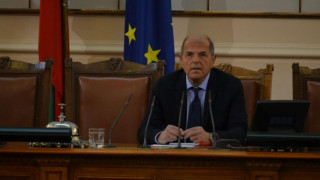 Тома Томов: Чака ни нова ужасна Студена война