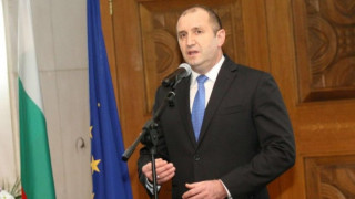 Румен Радев изпрати съболезнования на Путин за катастрофата 