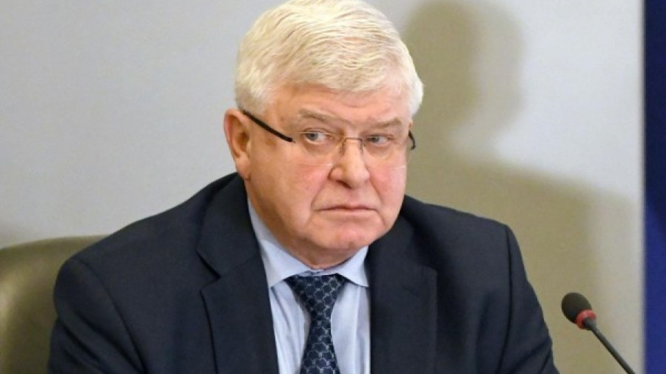 Кирил Ананиев е поискал оставката на директора на НЗОК проф. Камен Плочев | StandartNews.com
