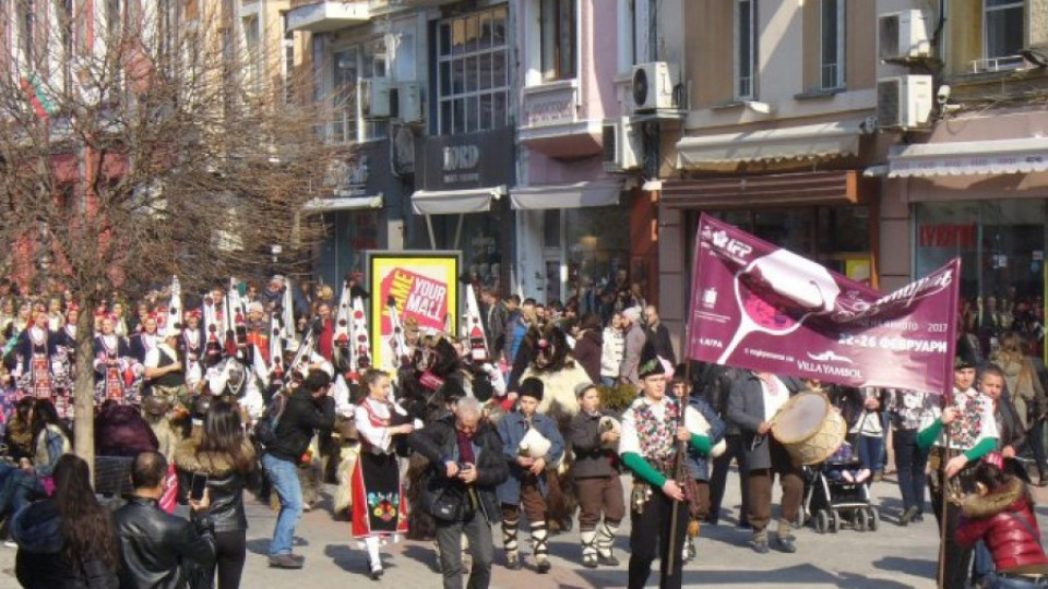 100 литра мерло на Дионисиево шествие | StandartNews.com