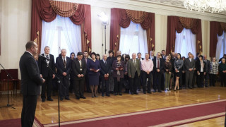 Президентът награди дейци от науката, образованието и военната медицина
