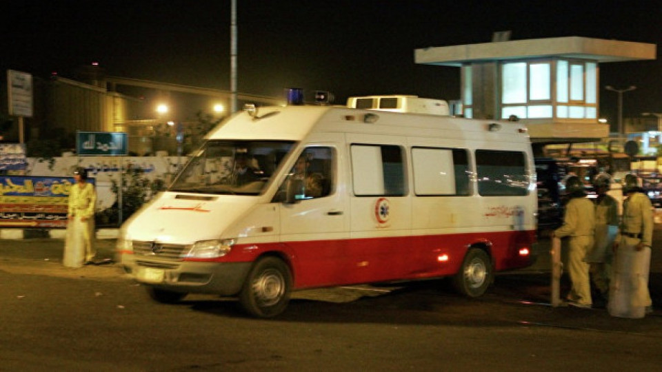 В Кайро десет души бяха убити при срутване на сграда | StandartNews.com