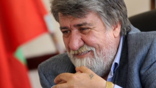 Политическият елит уважи изложба на Вежди Рашидов