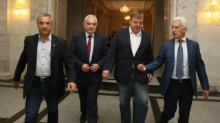 ГЕРБ и „Обединени патриоти“ се опитват да се сдобрят на извънредна среща в парламента