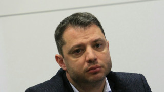 Делян Добрев възмутен от съмненията на Корнелия Нинова за ЧЕЗ