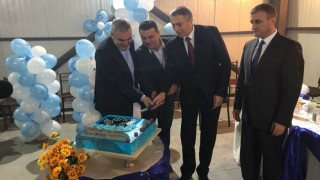 Карадайъ разряза торта за 28 г. ДПС в Пиринско