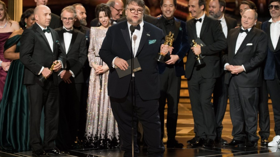 ОБЗОР: "Формата на водата" - големият победител на Оскарите | StandartNews.com