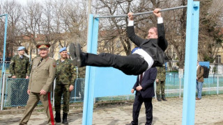 Радев направи показно на командоси /ВИДЕО/