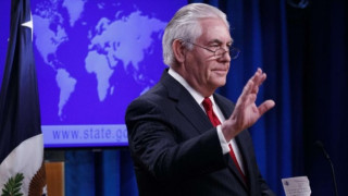 Още оставки в Държавния департамент след уволнението на Тилърсън