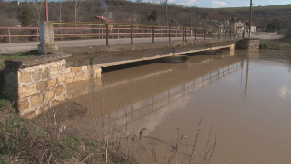 Започна да спада нивото на река Скът в района на Мизия | StandartNews.com