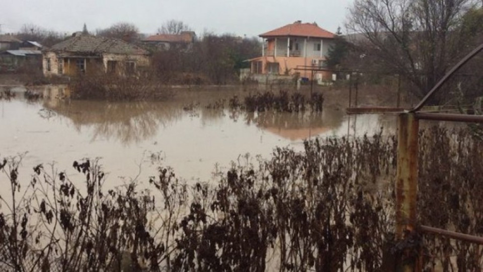 Десетки хора в Бургаско са в готовност за евакуация | StandartNews.com