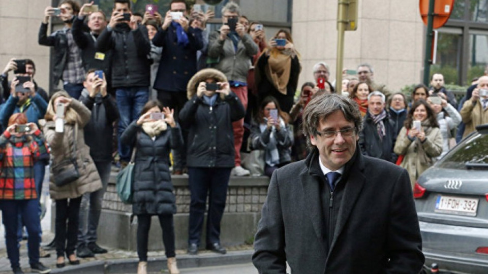 Съдът в Германия удължи задържането на Пучдемон | StandartNews.com