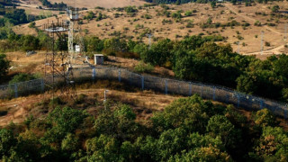 Реки повредиха оградата на турската граница