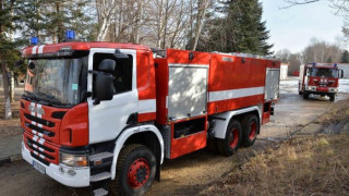 Деца изгоряха във фургон
