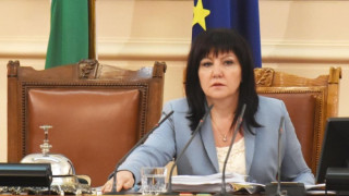 Караянчева ще сваля американските визи при посещението си във Вашингтон