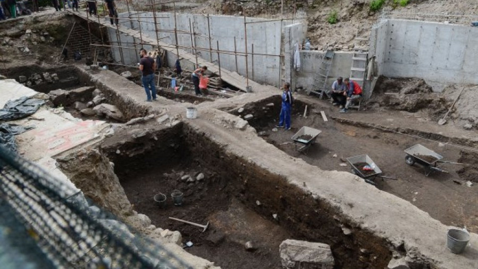 Откриха нов античен храм в Пловдив | StandartNews.com