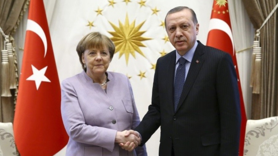 Меркел и Ердоган обсъдиха ситуацията в Сирия в телефонен разговор | StandartNews.com