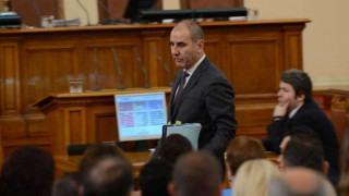 Цветанов: Прожекторите са включени, г-н президент!
