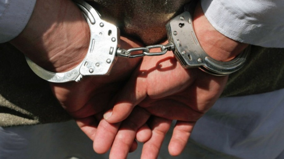 Арестуваха шефа на полицията в Раковски | StandartNews.com