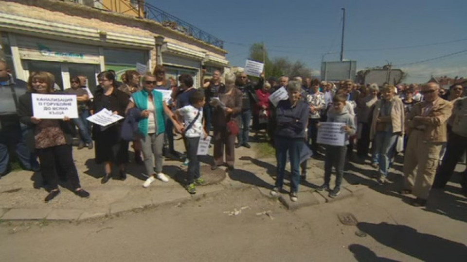 Жители на Горубляне имат данни за искани подкупи от Десислава Иванчева | StandartNews.com