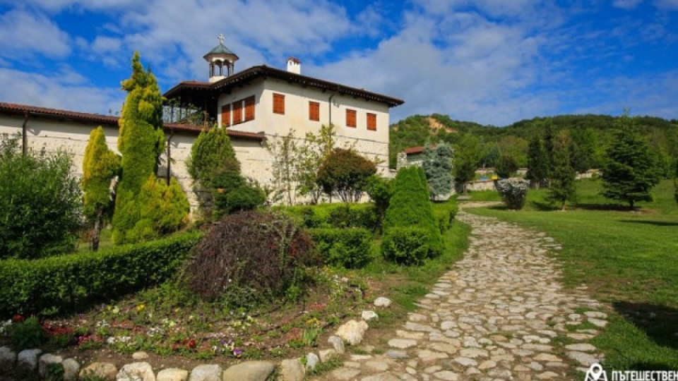 Връщат земи на Роженския манастир | StandartNews.com