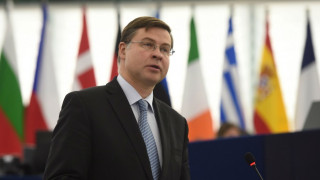 Домбровскис: България може да е в чакалнята на еврото до една година