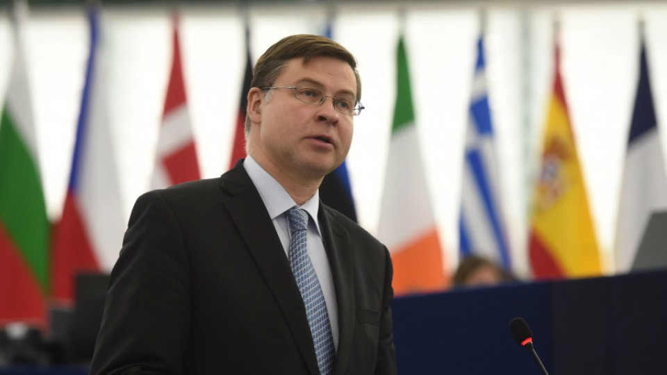 Домбровскис: България може да е в чакалнята на еврото до една година | StandartNews.com
