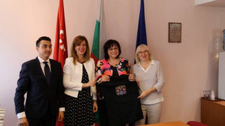 Нинова: Новите правила в ЕС за качеството на храните трябва да обхванат и други стоки