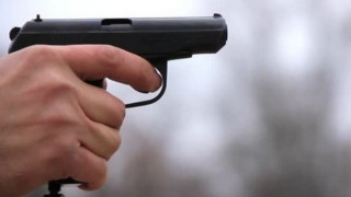 Мъж стреля срещу деца в Петрич